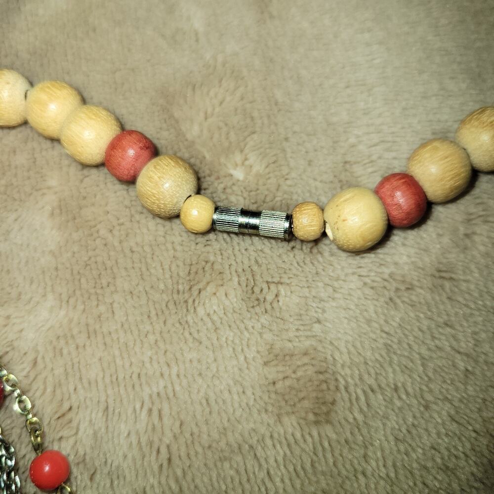 Wooden handmade necklace and screw closure shepherds hook earrings - Picture 3 of 5